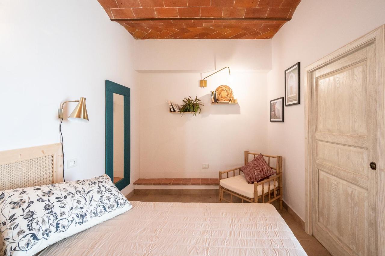 Casa La Girandola Apartment คาสติญโญน ฟิโอเรนทิโน ภายนอก รูปภาพ