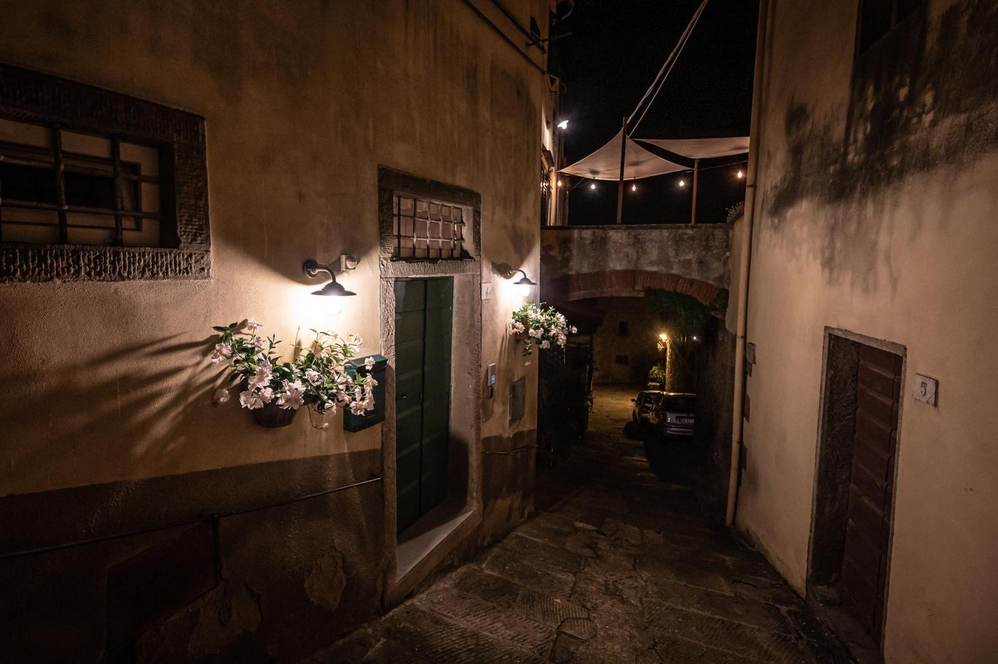 Casa La Girandola Apartment คาสติญโญน ฟิโอเรนทิโน ภายนอก รูปภาพ