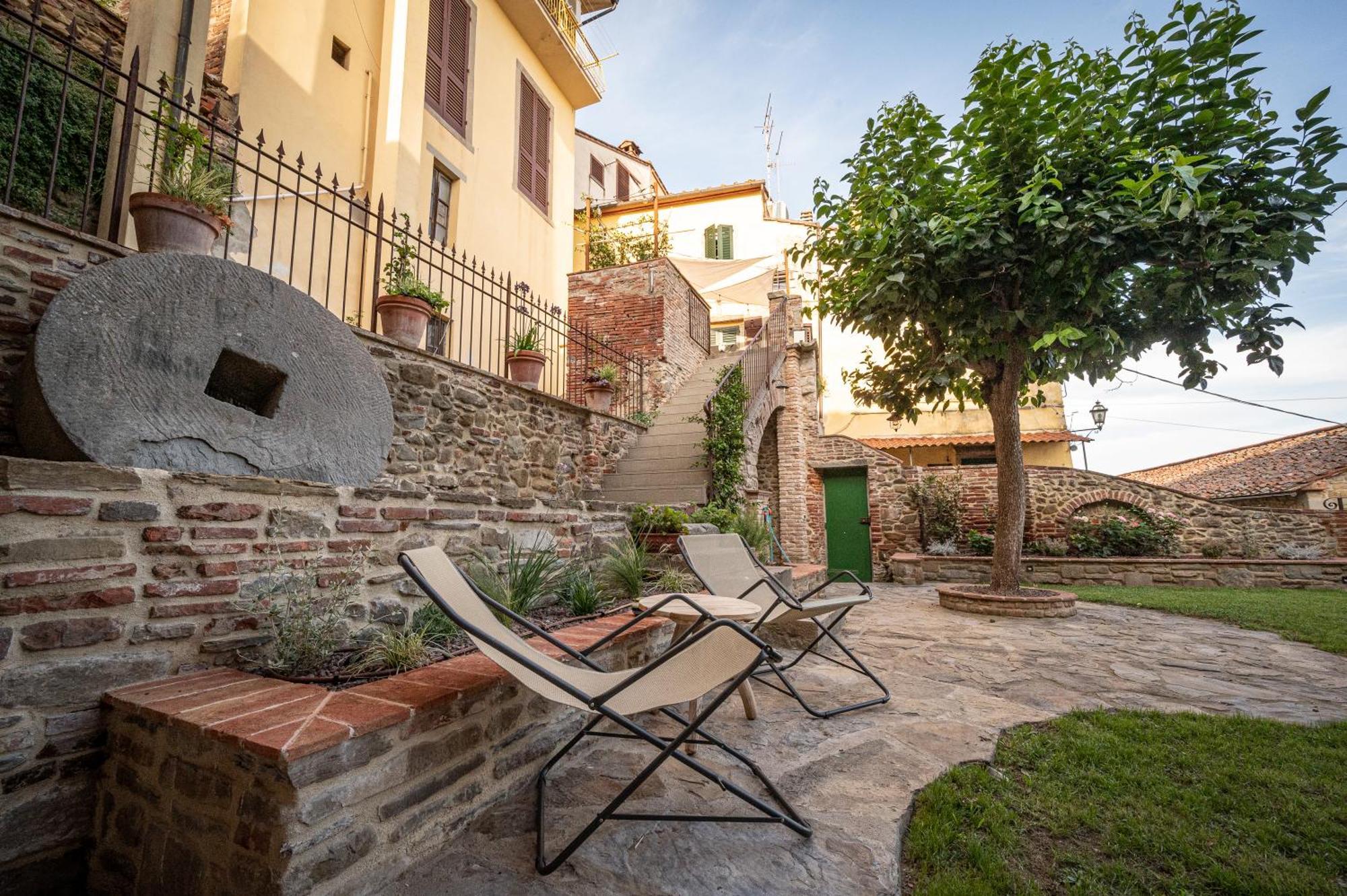 Casa La Girandola Apartment คาสติญโญน ฟิโอเรนทิโน ภายนอก รูปภาพ